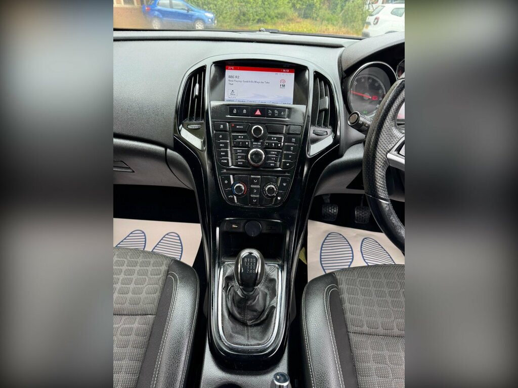 Vauxhall Astra Hatchback Black #30
