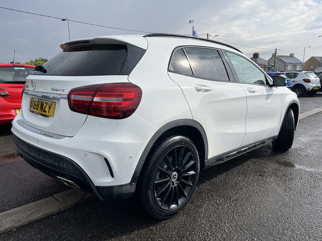 Mercedes-Benz 200 Gla D 4Matic Amg Line Premium AX68NZY #3