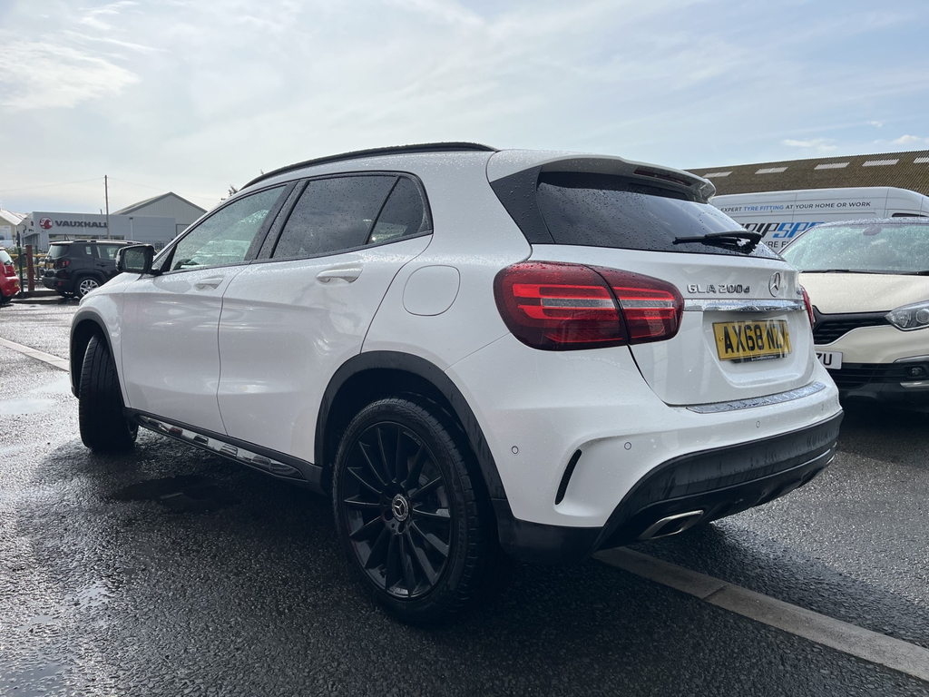 Mercedes-Benz 200 Gla D 4Matic Amg Line Premium AX68NZY #6