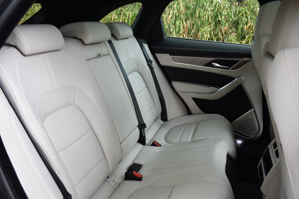 Jaguar F-Pace R-dynamic Se Black Black #24