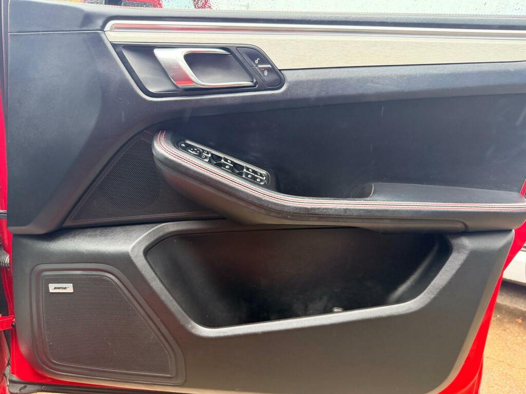 Porsche Macan Suv Black #10