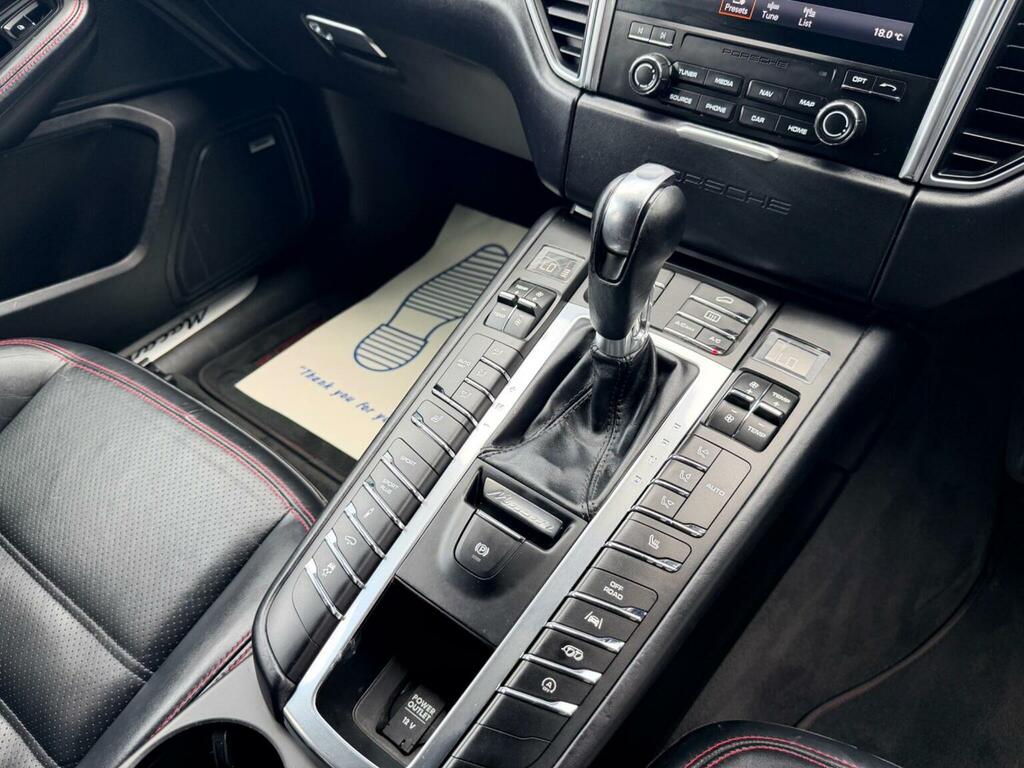 Porsche Macan Suv Black #8