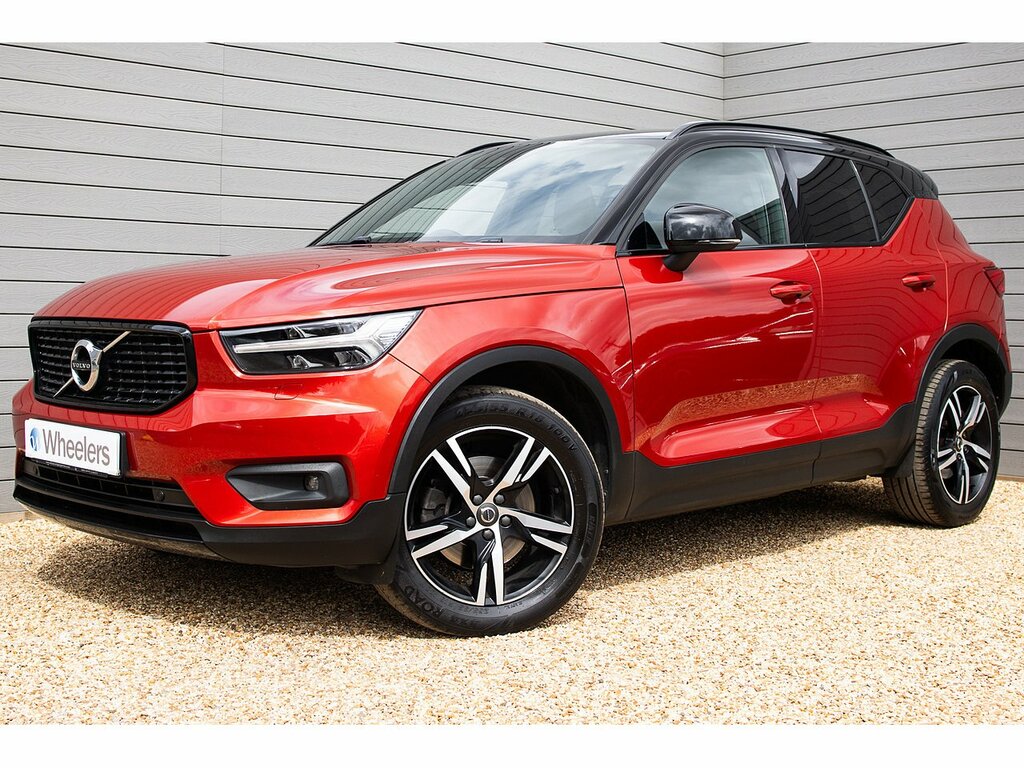 Volvo XC40 D4 R-design OU68GTF Red