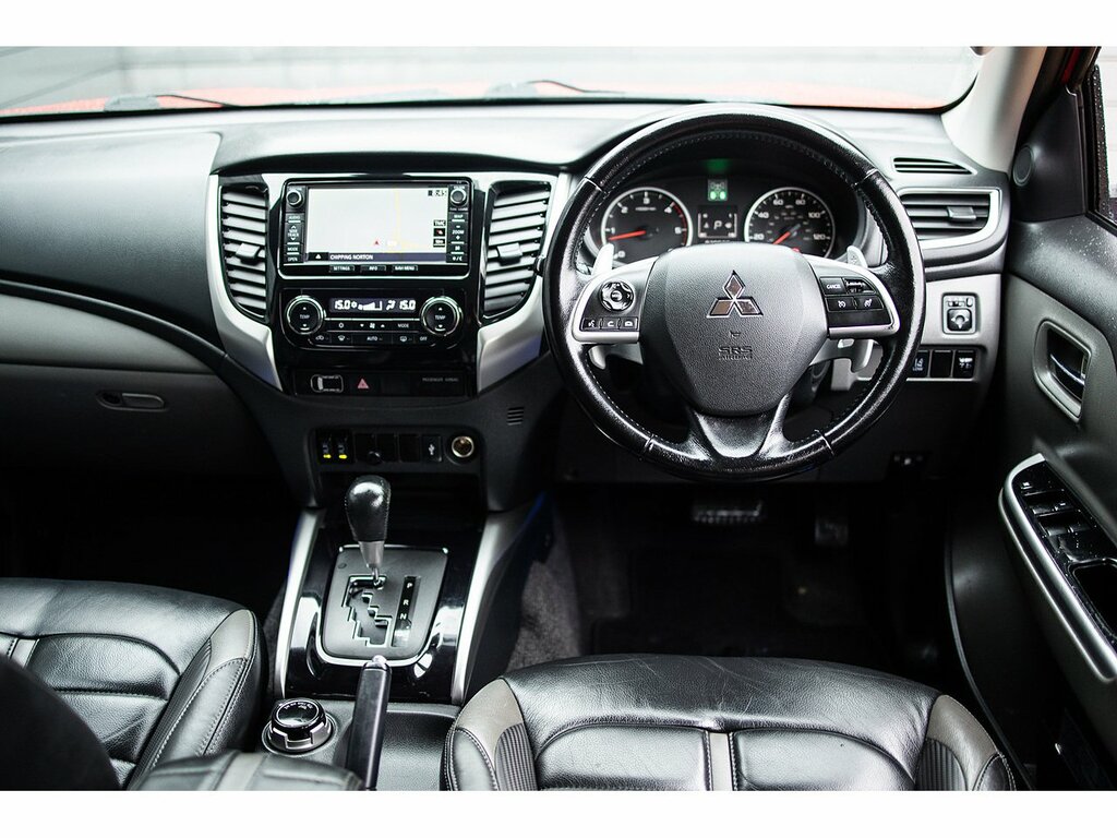 Mitsubishi L200 Di-d Dc Barbarian WR66CCF Red #2