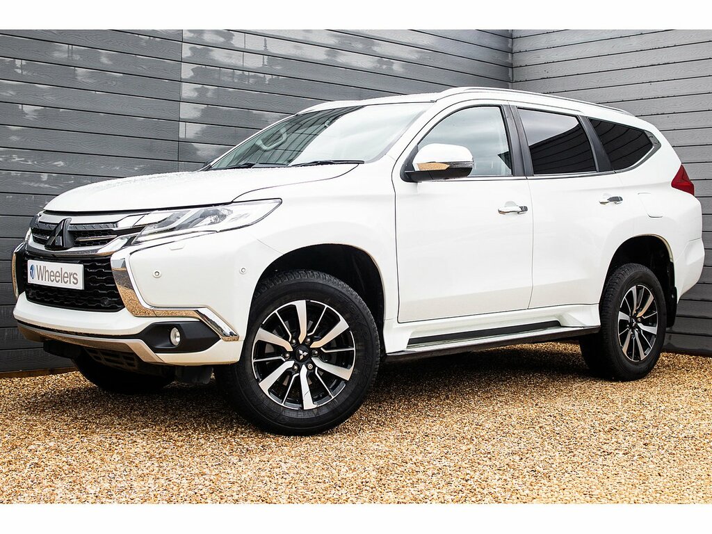 Mitsubishi Shogun Sport D 4 White