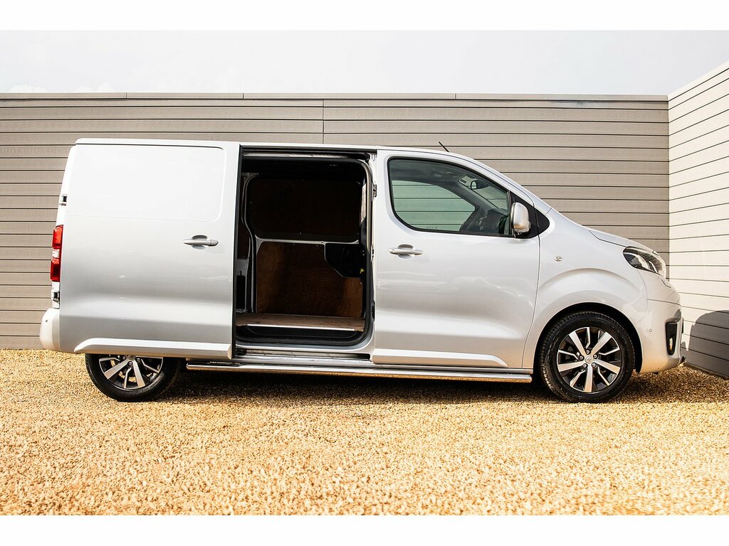 Toyota PROACE 2.0D 120Hpeu6 Icon Premium Pack Long Panel Van White #7