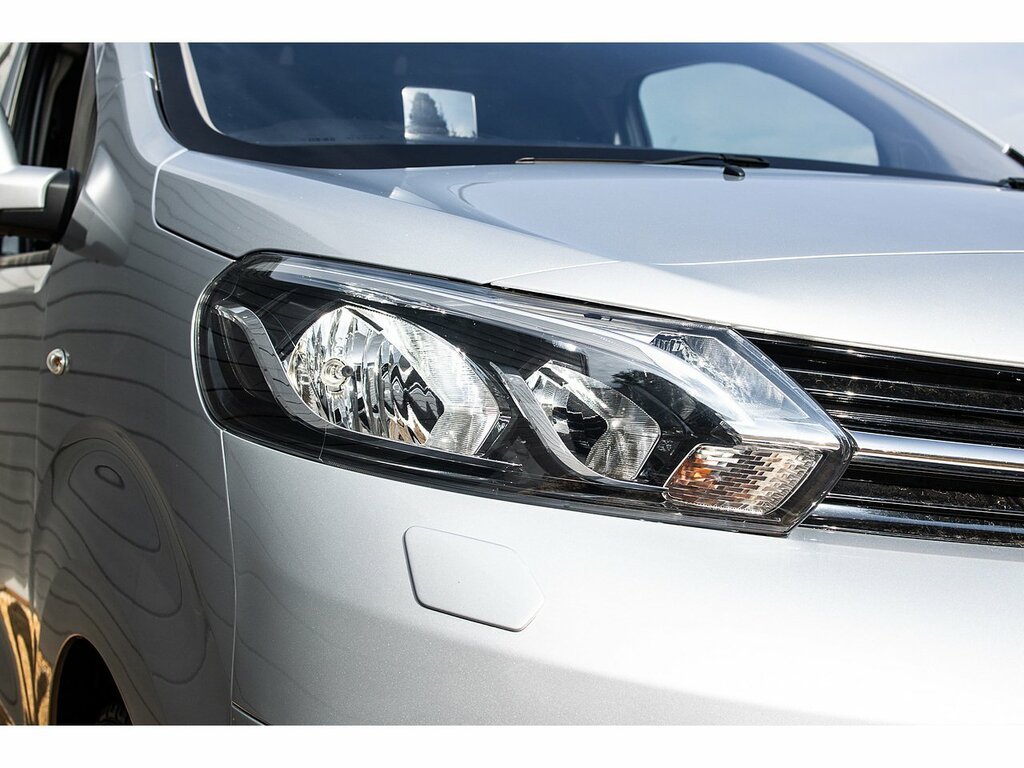 Toyota PROACE 2.0D 120Hpeu6 Icon Premium Pack Long Panel Van White #38