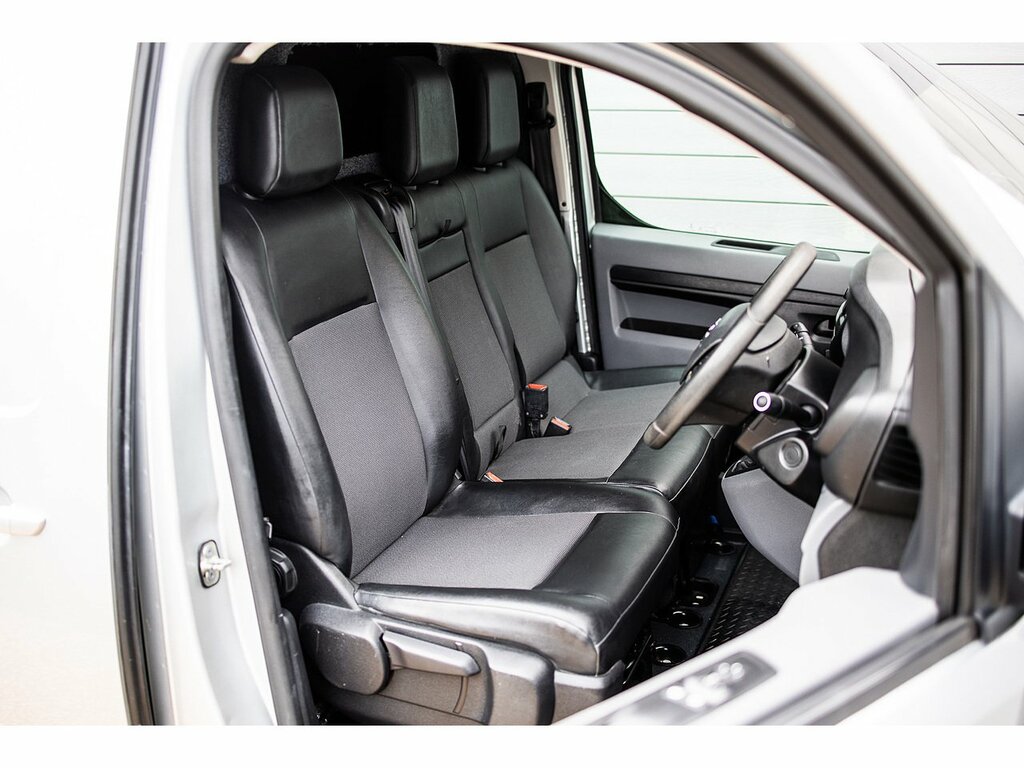 Toyota PROACE 2.0D 120Hpeu6 Icon Premium Pack Long Panel Van White #14