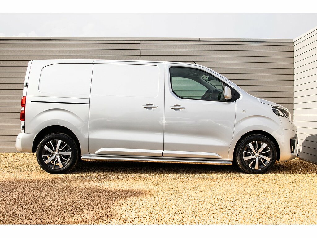 Toyota PROACE 2.0D 120Hpeu6 Icon Premium Pack Long Panel Van White #8
