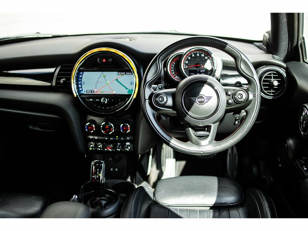 Mini Hatch John Cooper Works White #2