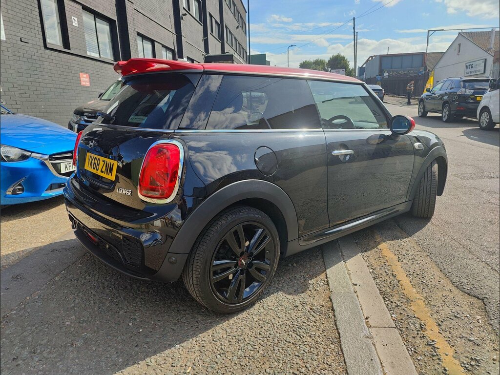 Mini Hatch 1.5 Cooper II White #17
