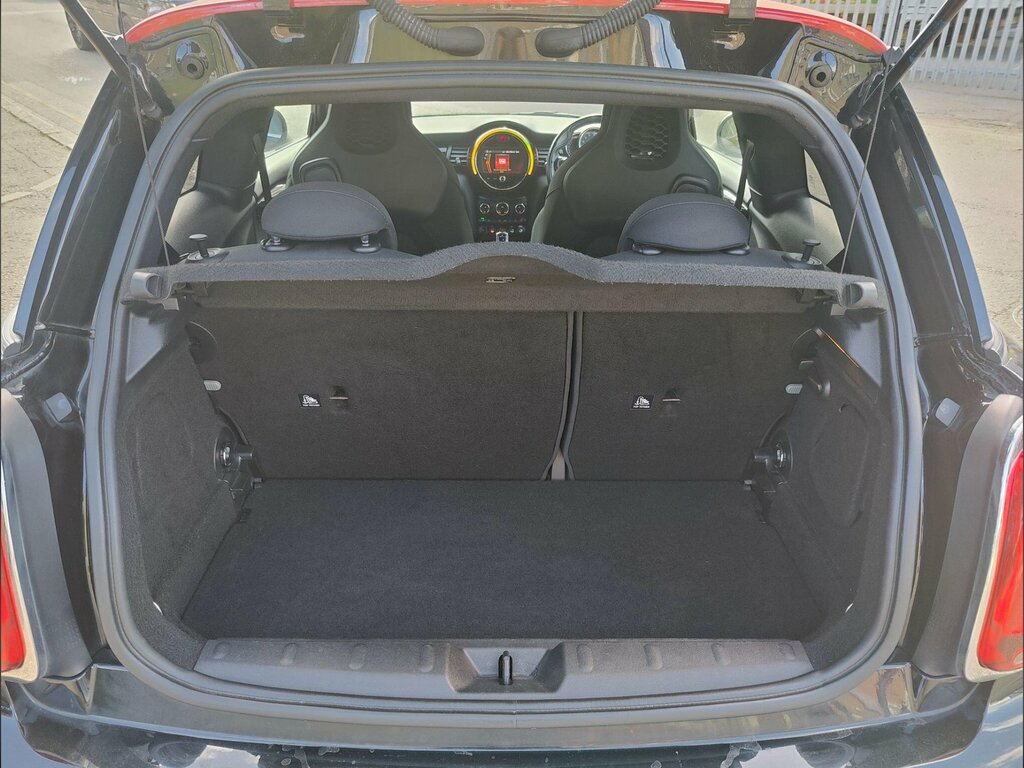 Mini Hatch 1.5 Cooper II White #32