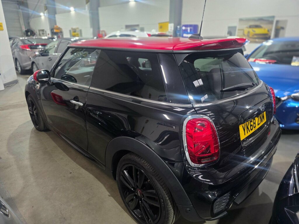Mini Hatch 1.5 Cooper II White #19