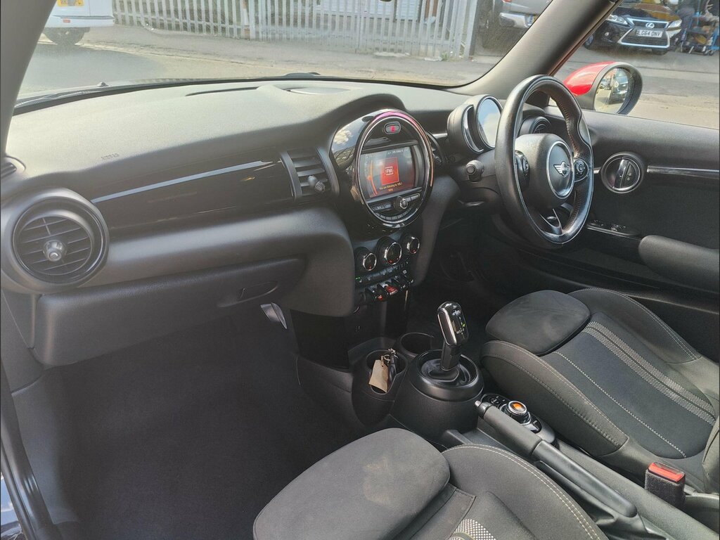 Mini Hatch 1.5 Cooper II White #21
