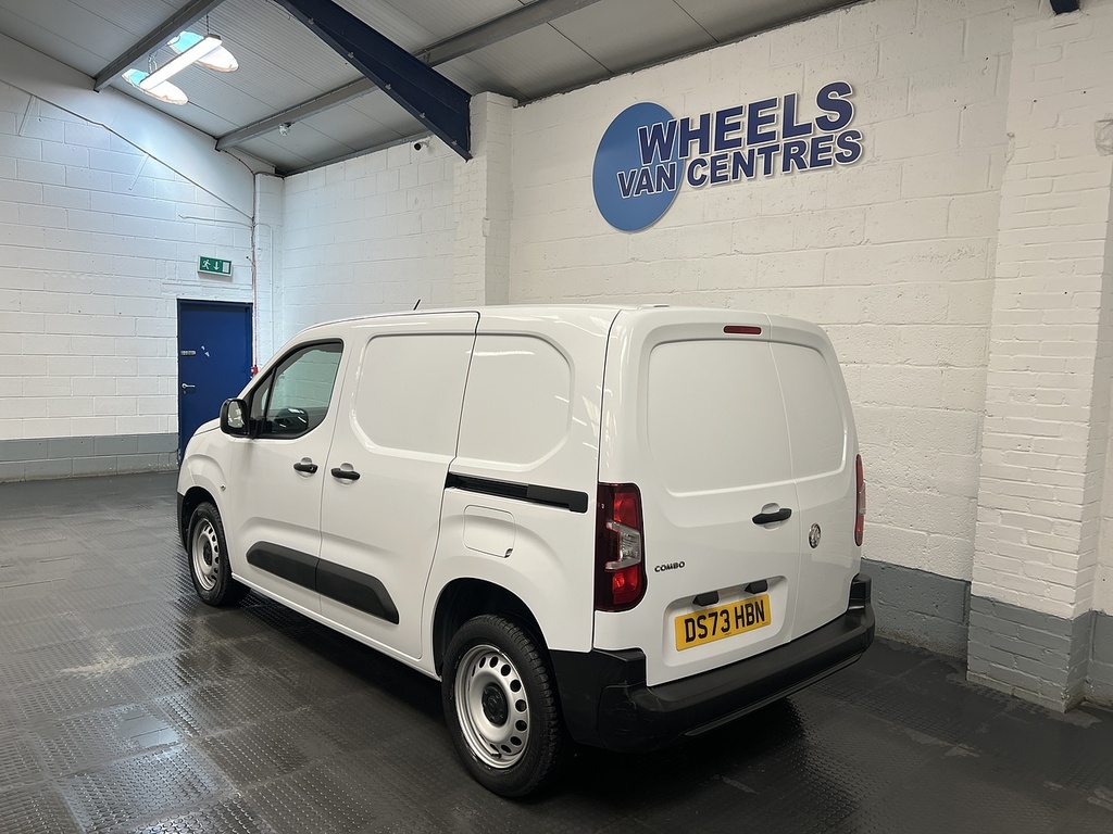 Vauxhall Combo 1.5 Turbo D 2300 Prime Panel Van DS73HBN White #3