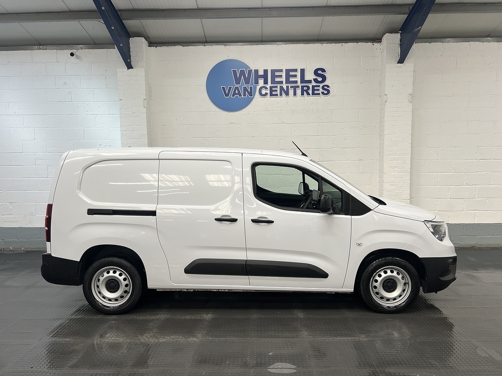 Vauxhall Combo 1.5 Turbo D 2300 Prime Panel Van 6Dr DV24XEK White #6