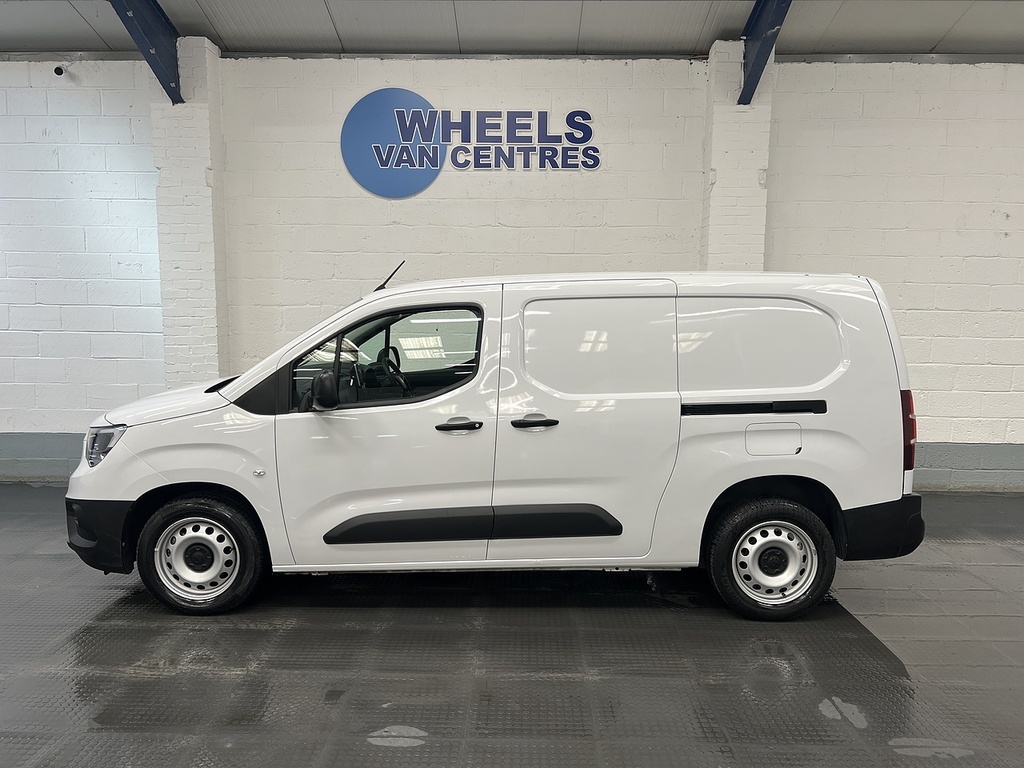 Vauxhall Combo 1.5 Turbo D 2300 Prime Panel Van 6Dr DV24XEK White #2