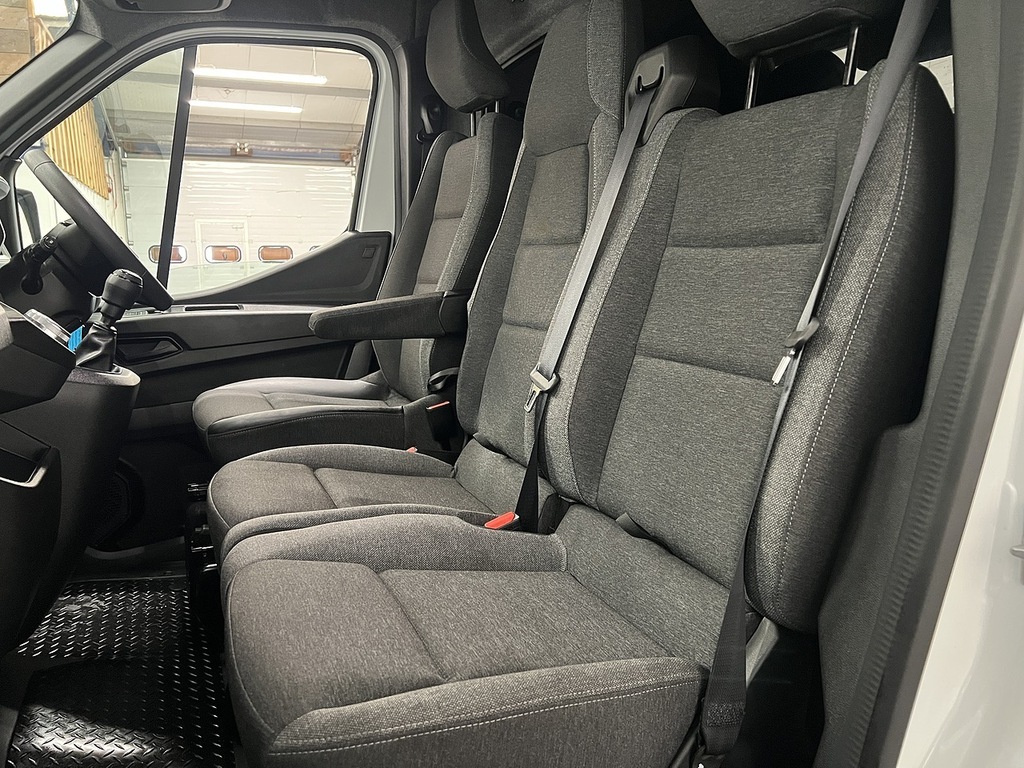 Nissan InterStar Acenta White #31