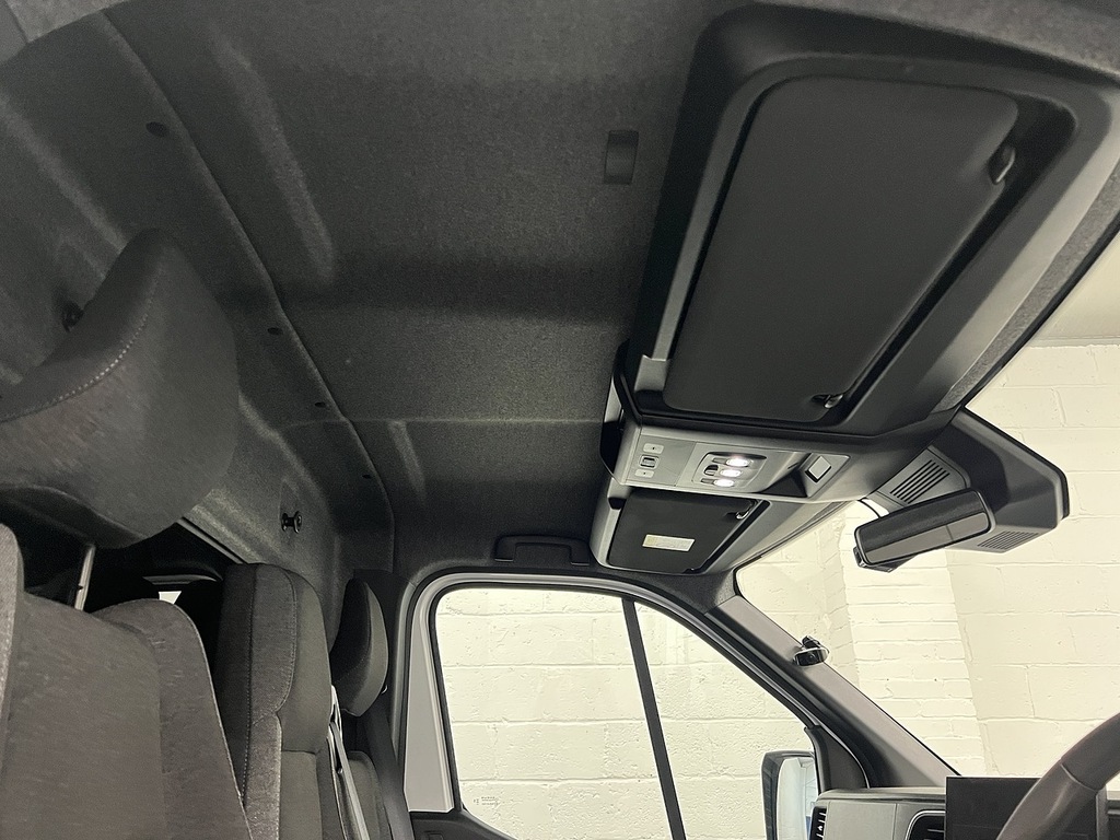 Nissan InterStar Acenta White #12