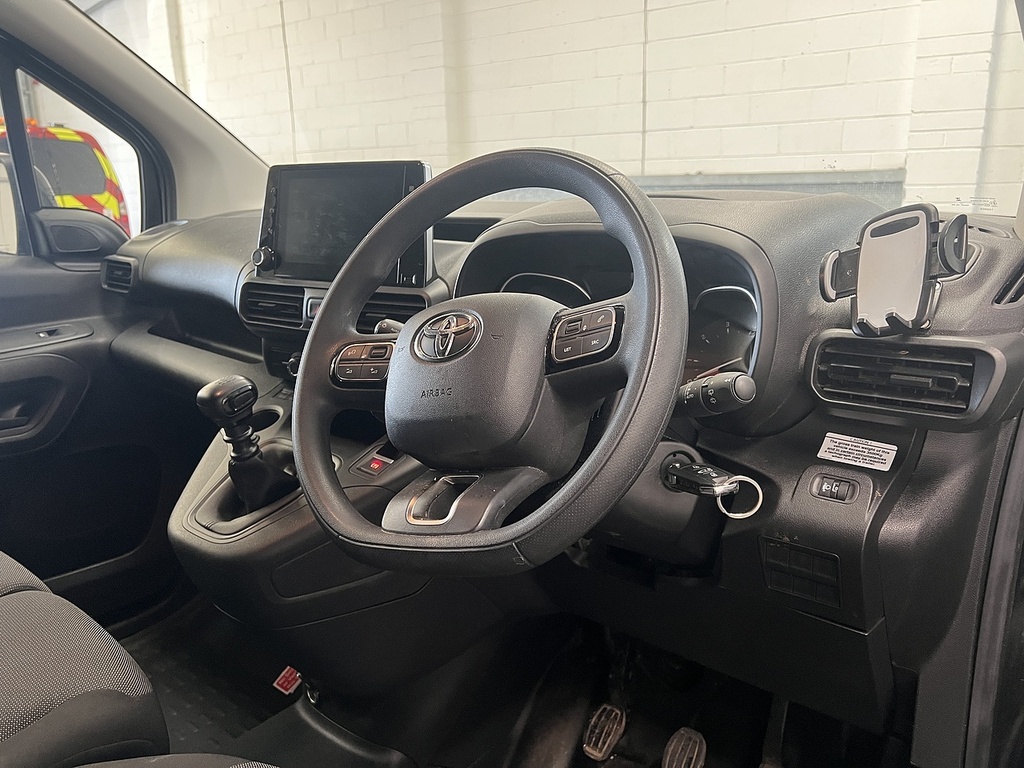 Toyota Proace City 1.5 Bluehdi Icon Short Panel Van Black #5