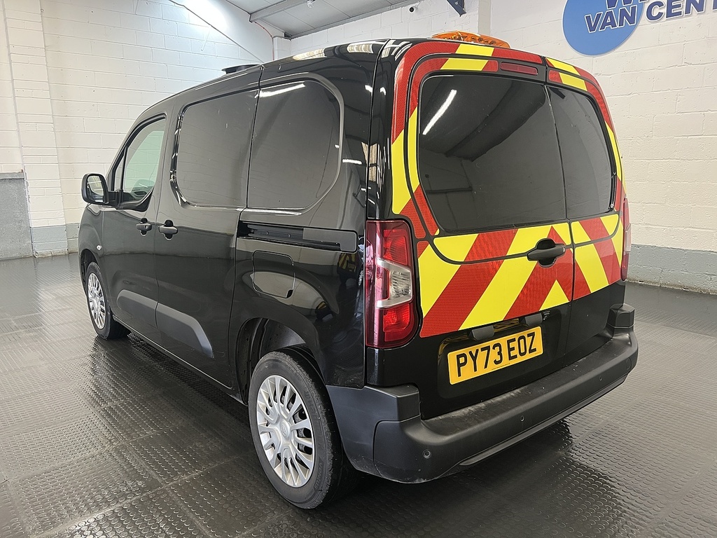 Toyota Proace City 1.5 Bluehdi Icon Short Panel Van Black