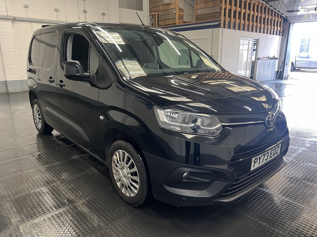 Toyota Proace City 1.5 Bluehdi Icon Short Panel Van Black #3
