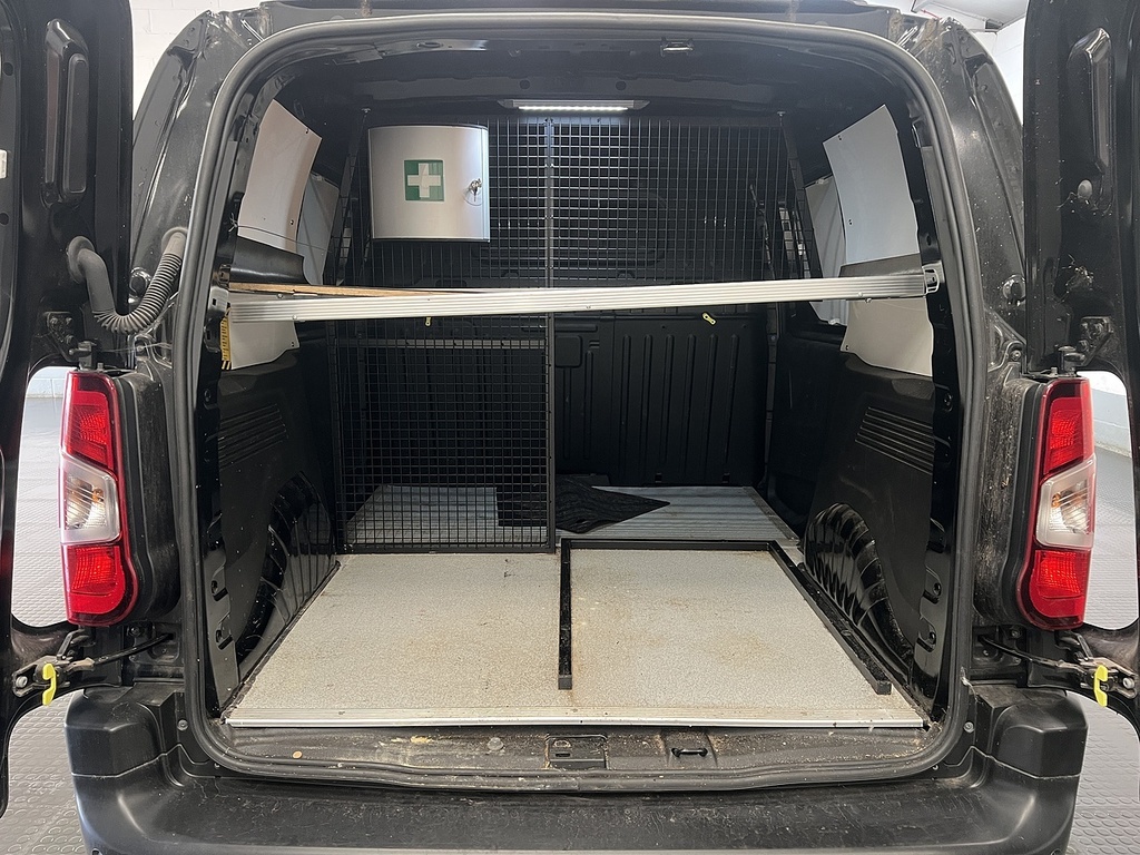 Toyota Proace City 1.5 Bluehdi Icon Short Panel Van Black #5