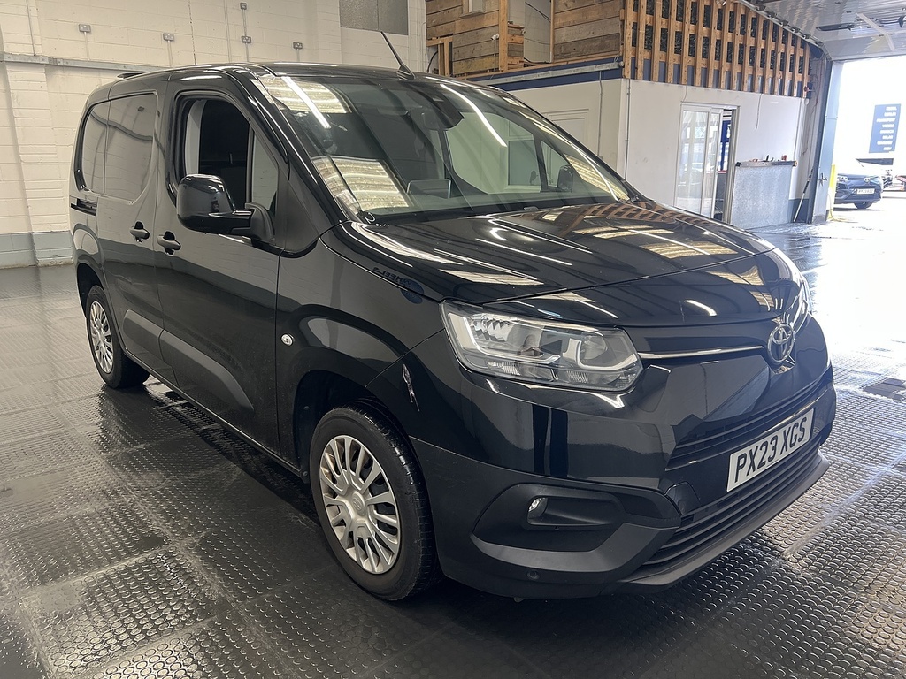 Toyota Proace City 1.5 Bluehdi Icon Short Panel Van Black #4