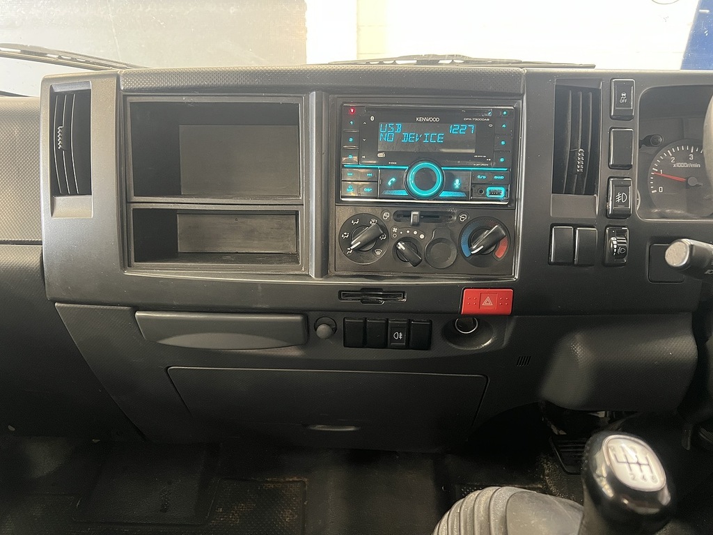 Isuzu 1.9D N35 Green Tipper Rwd Swb Eu LL23GLV White #5