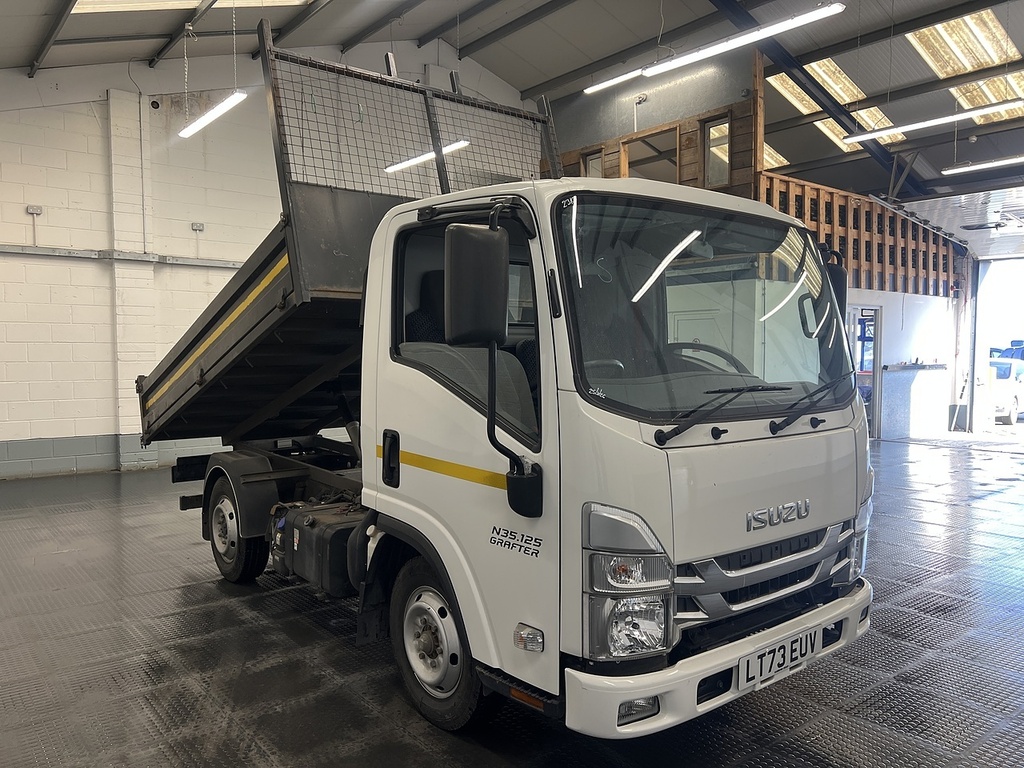 Isuzu 1.9D N35 Green Chassis Cab Rwd S LT73EUV White
