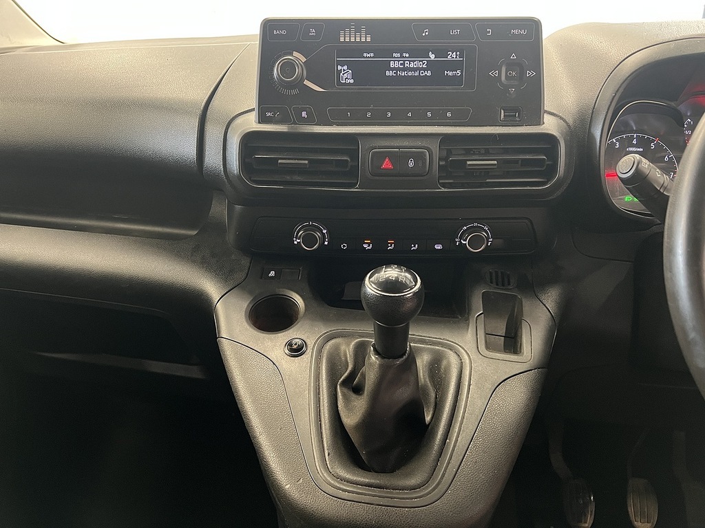Vauxhall Combo Panel Van White #8