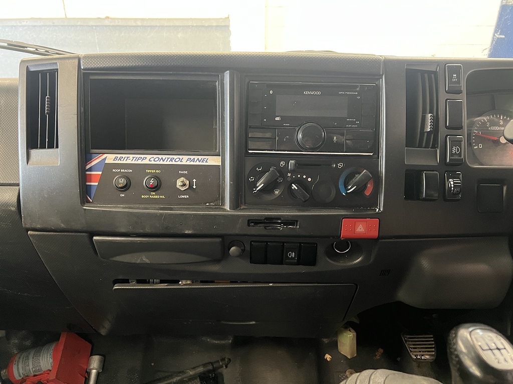 Isuzu 1.9D N35 Green Chassis Cab Rwd S LL23HNJ White #4