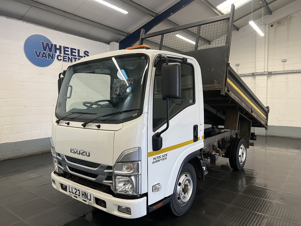 Isuzu 1.9D N35 Green Chassis Cab Rwd S LL23HNJ White