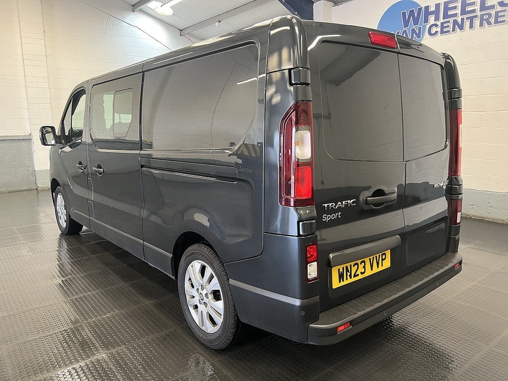 Renault Trafic 2.0 Dci Blue Ll30 Sport Crew Van Double Cab 6Dr Di Grey #2