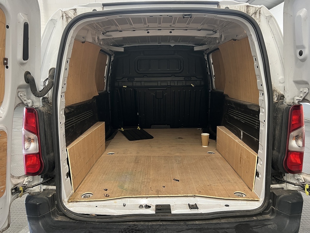 Peugeot Partner 1.5 Bluehdi 950 Professional Premium Long Panel White #4