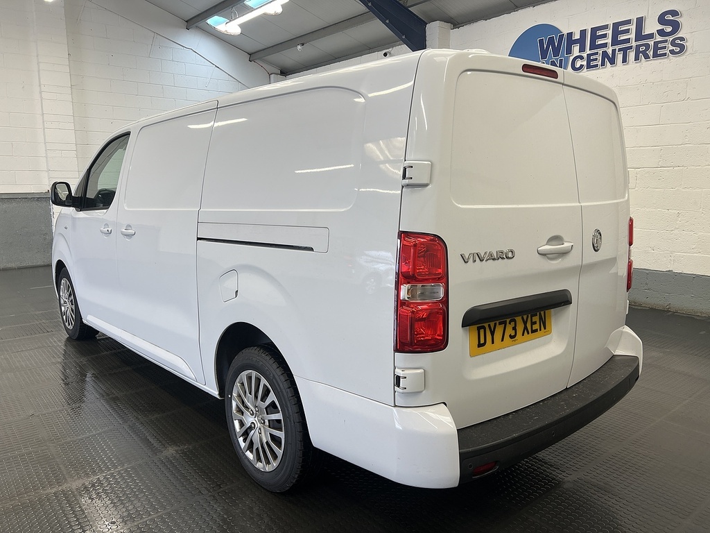 Vauxhall Vivaro 1.5 Turbo D 2900 Pro Panel Van 6Dr L White