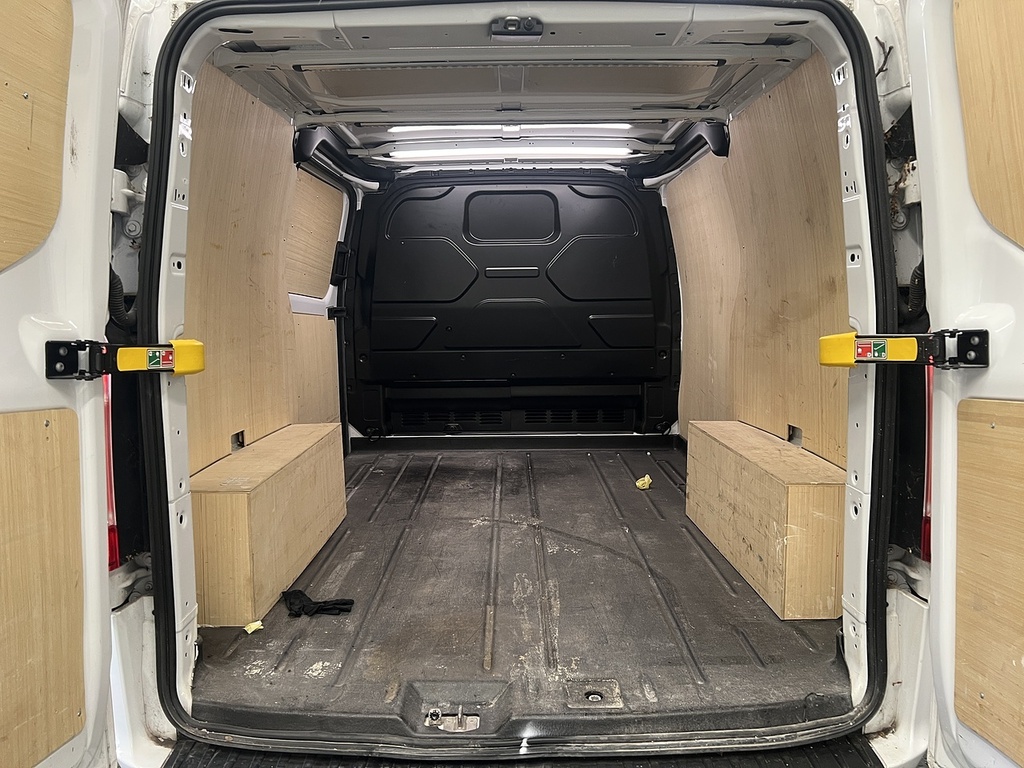 Ford Transit Custom 2.0 300 Ecoblue Limited Panel Van Manua White #4