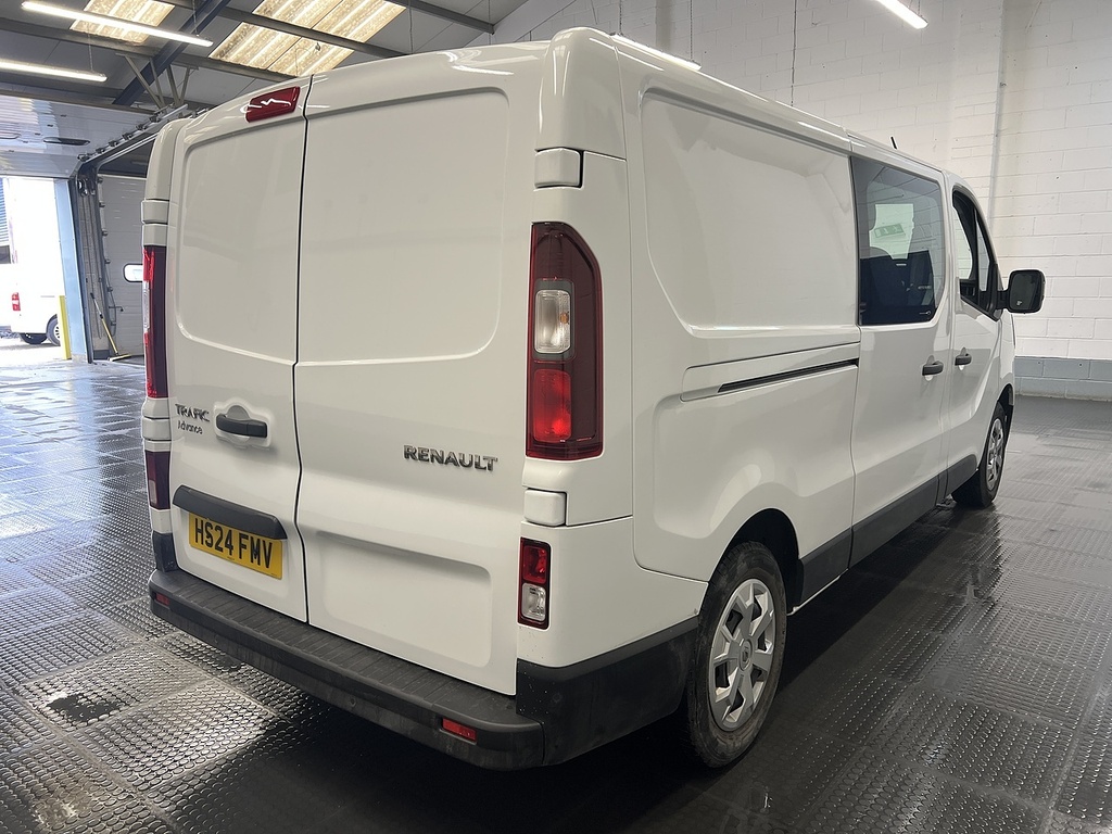 Renault Trafic 2.0 Dci Blue Ll30 Advance Crew Van Double Cab 6Dr White #3