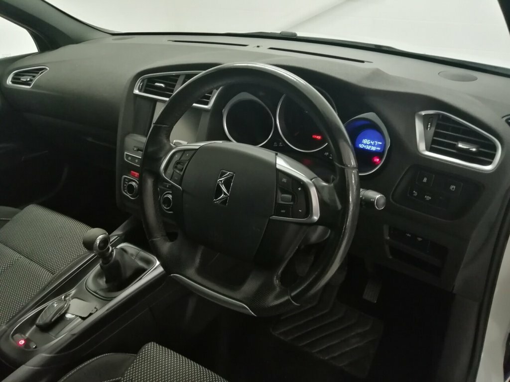 DS DS 4 1.6L Prestige White #6
