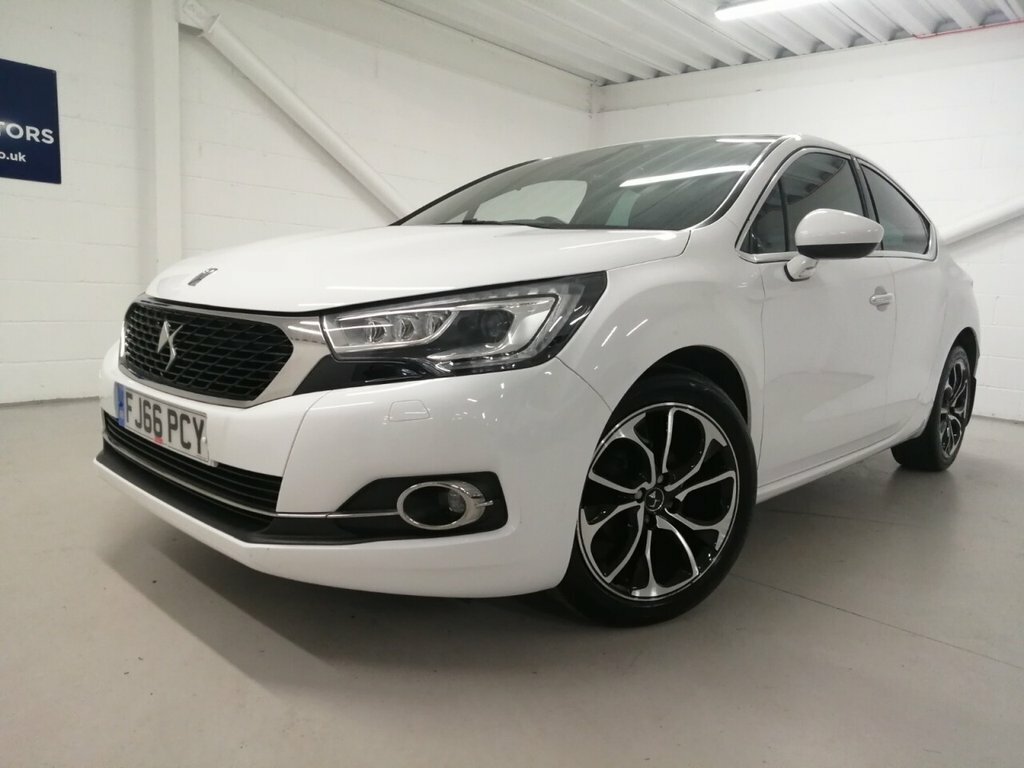 DS DS 4 1.6L Prestige White #2