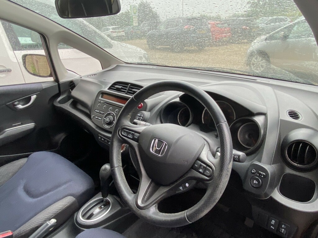 Honda Jazz Ex White #5