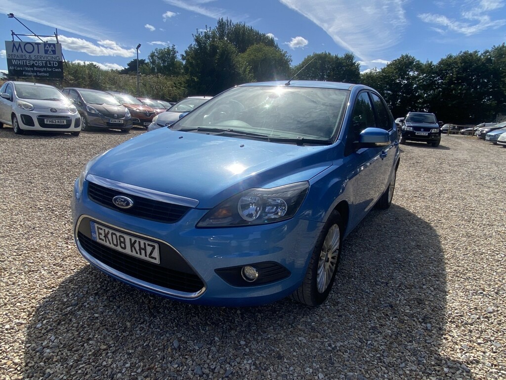 Ford Focus Hatchback 1.6 Titanium 200858 Red #4