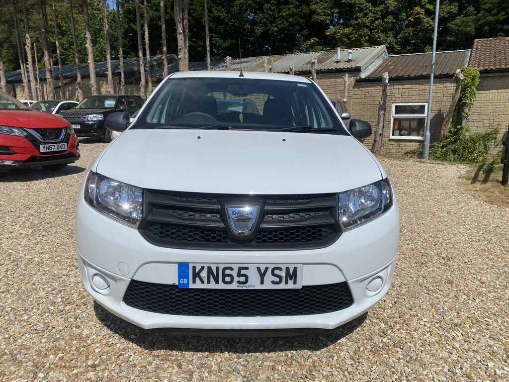 Dacia Sandero Hatchback 1.2 Ambiance 1.2 16V 75 2015 White