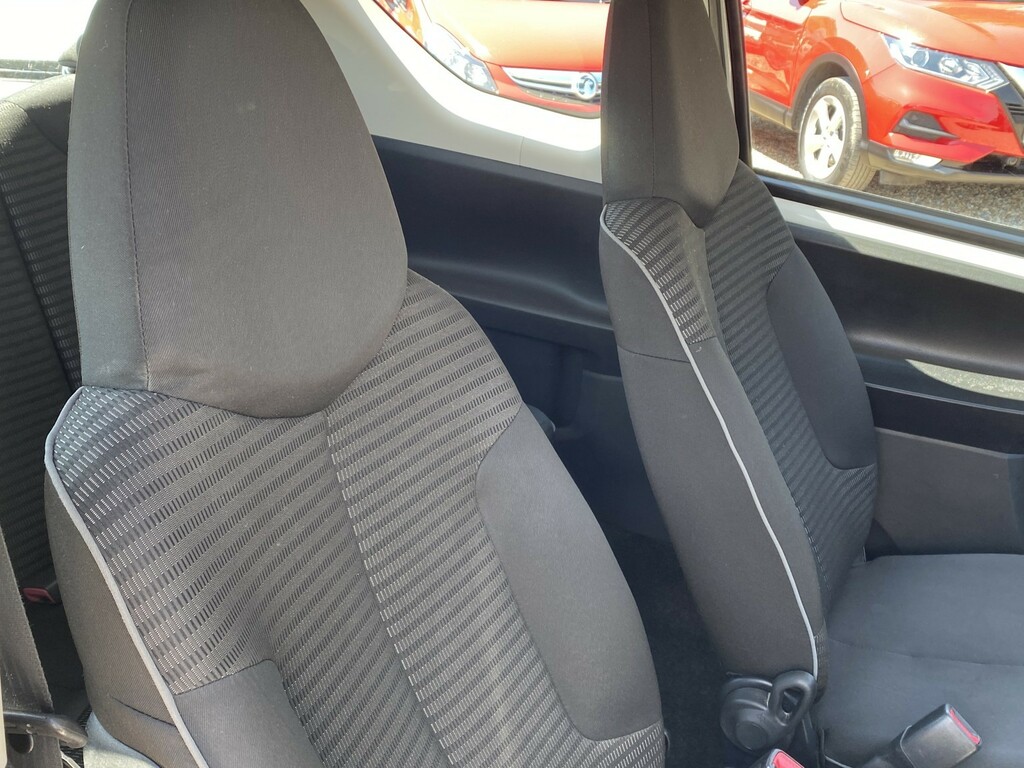 Peugeot 107 1.0 Active Purple #9