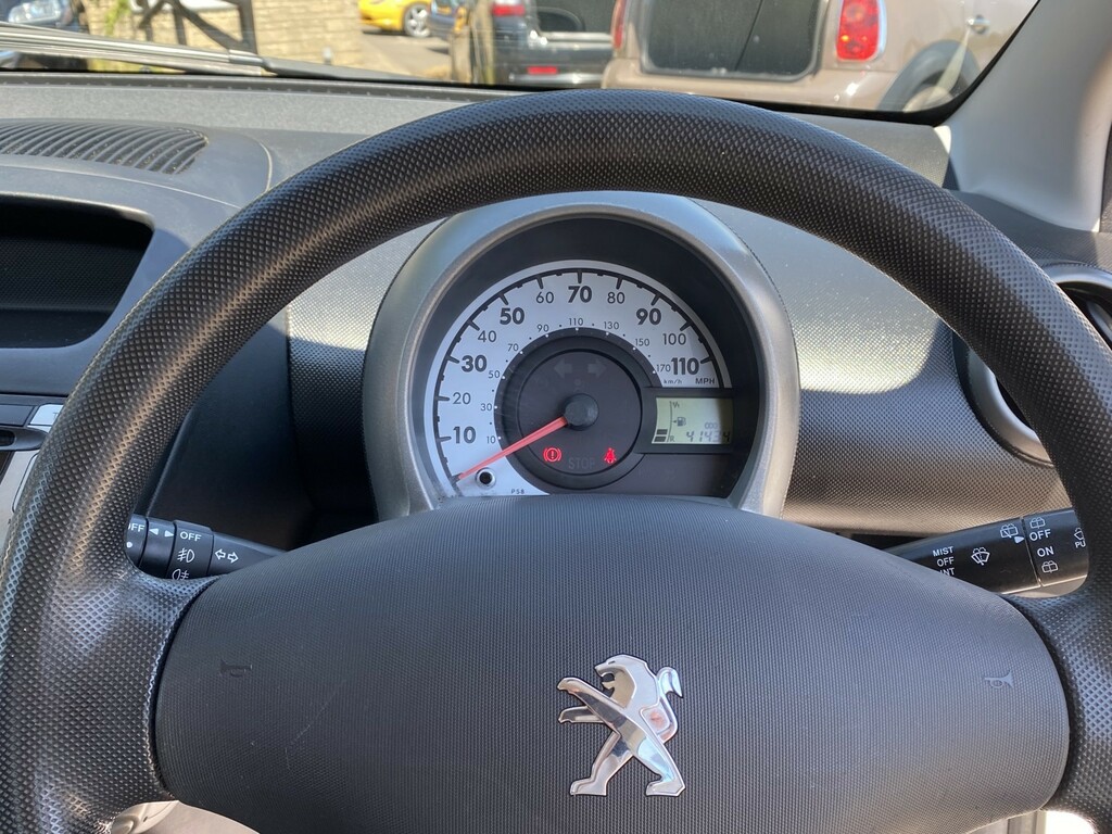Peugeot 107 1.0 Active Purple #18