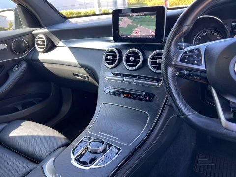 Mercedes-Benz GLC Class Glc 250 Amg Line Premium 4Matic Black #26