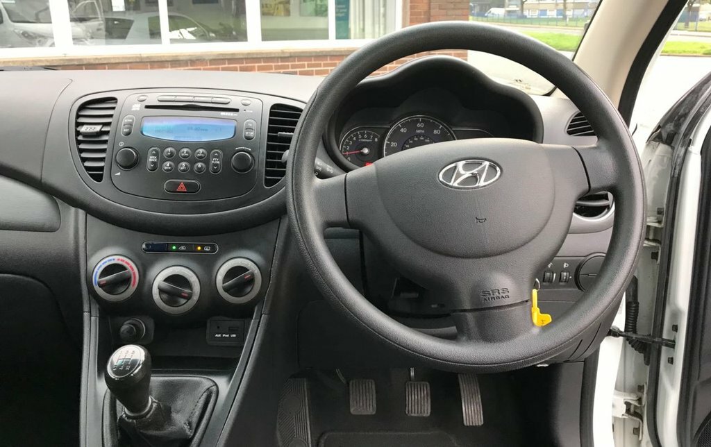 Hyundai I10 Active White #16
