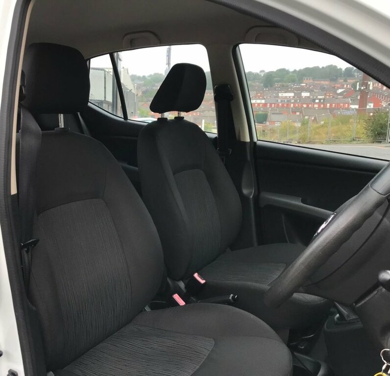 Hyundai I10 Active White #9
