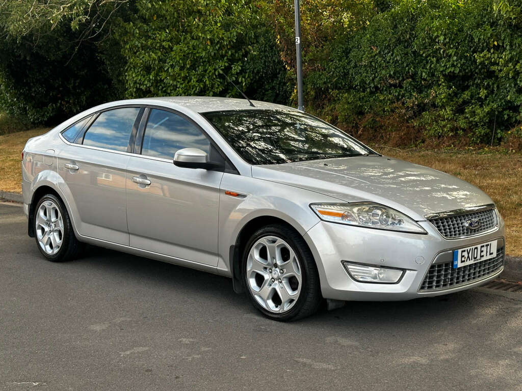 Ford Mondeo Hatchback Blue #10