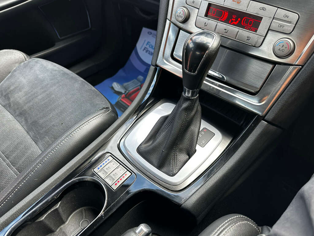 Ford Mondeo Hatchback Blue #13